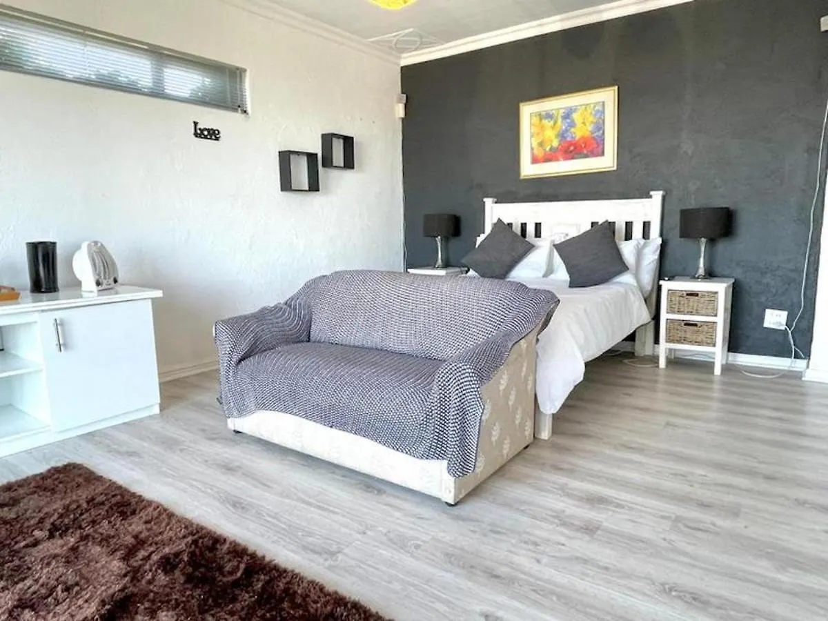 Bed and Breakfast The Magic Manor Plattekloof